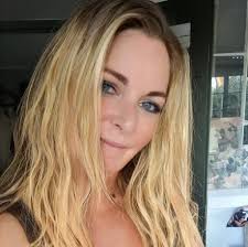 Loving my painting again. Still busy….