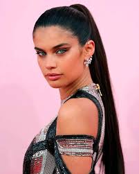 2021.planning production and equipment qualification under high process flexibility. 14 Sarah Sampio Ideas Sara Sampaio Model Victoria Secret Angels