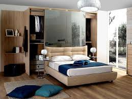 Da roma arredamenti trovi mobili unici e originali, ti assicuriamo una lavorazione artigianale unica e attenta ai piccoli dettagli. 18 Idee Per Creare Una Cabina Armadio Dietro Al Letto Mondodesign It Idee Arredamento Camera Da Letto Cabina Armadio Stanza Da Letto Mansarda