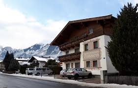 Na místě je dětské hřiště, gril, stolní tenis, stolní. Pension Elisabeth In Kaprun Inclusief Skipas Summit Travel