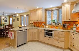 Country Kitchen Natural Birch Cabinets Granite Countertops Corner Cooktop And Corner Sink Seating Country Kitchen Kitchen Cooktop Shaker Kitchen Cabinets