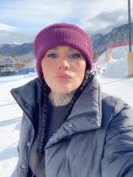 En esta Navidad, celebramos el nacimiento del rey de reyes y deja que la  paz abrace cada rincón de tu vida que los mejores regalos no se envuelven,  se sienten con el alma. This Christmas, we celebrate ...