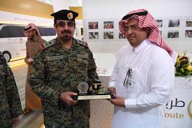 وكيل وزارة الداخلية لشؤون الأفواج الأمنية يزور جناح طريق مكة بالجنادرية المدينة