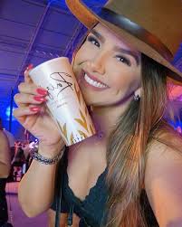 Londrina, a contagem regressiva dos enraizados tá on! Vocês estão prontos?  Por aqui, já começamos a reviver as memórias do nosso ultimo encontro 😮‍💨  Apruma e colabore em nosso carrossel, mostre você