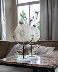 Richmond interiors vind je bij interior label groothandelsprijzen eenvoudig besteld snel geleverd » shop de richmond interiors collectie! Kunstliche Koralle Jada Auf Marmor Fuss Richmond Interiors Emirtex