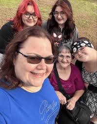 Vanessa Hatfield's Instagram, Twitter & Facebook