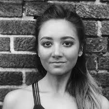 Elise Cunningham's Instagram, Twitter & Facebook