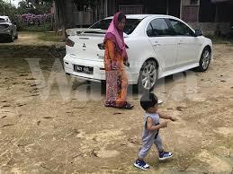 Ibunya mahu beli mi sekejap di kedai runcit. Nak Anak Cepat Pandai Duduk Diam Sikap Inilah Musnahkan Perkembangan Anak Mingguan Wanita