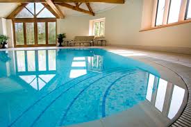 As opposed to an outdoor one, an indoor pool offers privacy and year round swimming independent of the weather. Indoor Swimming Pool And Sauna In Hampshire Landhausstil Pools Sussex Von Guncast