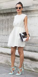 I just want to buy a pair of shoes to match my trench coat and leggings. How To Wear Green Shoes Howtowear Fashion