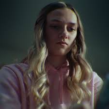 Unknown Number' viewers agree that a key detail about Kendra was left out  of the documentary. Find out all the details at the link in the comments.