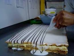 Start by making the custard cream , as it takes time to cool down. Glacage Mille Feuilles Video Dailymotion
