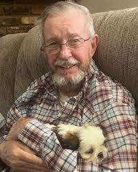 Carolyn Pell's Instagram, Twitter & Facebook