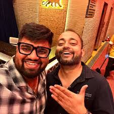 Abhishek Kar's Instagram, Twitter & Facebook