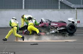 Alex zanardi completes the pass on bryan herta through the sand trap on the last lap in the corkscrew at laguna seca. Der Ehemalige F1 Fahrer Und Italienischen Paralympic Rennfahrer Alex Zanardi In Einem Stabilen Zustand Nach Dem Horror Crash Aktuelle Boulevard Nachrichten Und Fotogalerien Zu Stars Sternchen