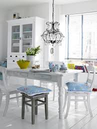 La iluminación no es solo darle luz a los ambientes sino también un estilo único y personal; Lamparas De Arana En La Cocina Decoracion De Interiores Y Exteriores Estiloydeco