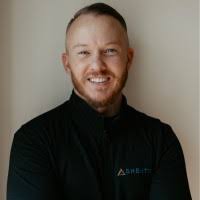 Adam Vanatta's Instagram, Twitter & Facebook