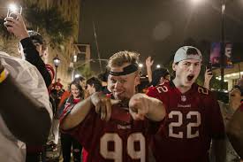 Super Bowl 2021 Tampa Fans Celebrate Despite Covid People Com