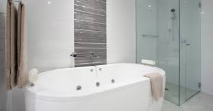 Porém, nos apartamentos maiores, ou se você vai comprar ou construir uma casa, precisa começar a buscar inspirações e modelos de banheiras para. Como Escolher A Banheira Que Cabe No Bolso E No Banheiro Tudo Sobre Reforma E Decoracao Blog Da Cristiano Casa E Construcao