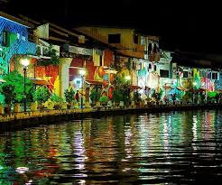 When You Cruise Along The Melaka River At Night This Is The Kind Of Beautiful Scenery You Will Come Across Th World Heritage City Malaysia Travel City Travel