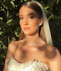 Se casaron los actores Beril pozam y Ersın Arıcı el día de ayer 19 de  agosto (Turquía) fue una boda sencilla y privada ,algunos actores de la  serie Yalı çapkın fueron a