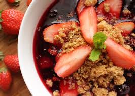 Soupe De Fruits Rouges A La Verveine Et Crumble A L Amande Soupe De Fruits Rouges Soupe De Fruits Bar A Soupe