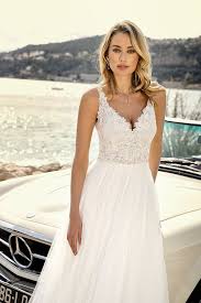 Im online shop von gipsy finden sie die hochwertige reduzierte lederjacken für damen und herren. Ladybird Fliessender Rock Spitzenoberteil Brautmode Brautkleider Hamburg Kleider Hochzeit