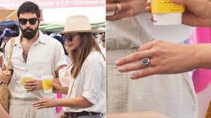 Access, elizabeth olsen, elizabeth olsen married, elizabeth olsen robbie arnett, robbie arnett, variety, variety actors on actors, wandavision, marvel, kaley cuoco. Die Transformation Von Elizabeth Olsen News24viral