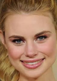 Mais voilà que karl et chris. Lucy Fry Actrice Premiere Fr