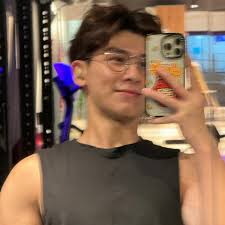 🤳🤍🫙🍍🖤☁️