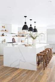 this stunning all white kitchen renovation was worth 100k mydomaine cuisine toute blanche decoration interieure cuisine renovation cuisine