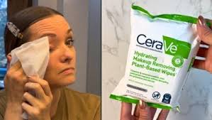 Amazon.com: Bioré Daily Make Up Removing Cloths, Facial Cleansing Wipes  with Dirt-grabbing Fibers for Deep Pore Cleansing without Oily Residue, 60  Count : Beauty & Personal Care