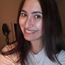 Deanne Hicks's Instagram, Twitter & Facebook