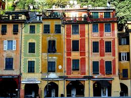 Le Gradazioni Del Borgo