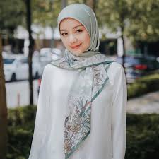 Tutorial hijab #4 oleh mira filzah galeri ariani : Mira Filzah S Instagram Photo To The People In My Life Who Make Me Smile Support Me And Bring Me Joy A Big Thank You Swipe Left For Lunalips Selfies Business Artofit