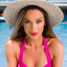 Erin Nicole's Instagram, Twitter & Facebook