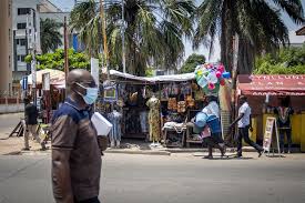 It borders côte d'ivoire to the west, burkina faso to the north, togo to the east, and the gulf of guinea to the south. Ghana Gdp Contracts For A Second Quarter As Industry Stalls Bloomberg