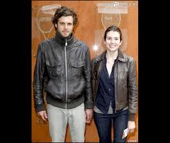 Page officielle de louise monot, gérée en collaboration avec elle. Lannick Gautry Et Louise Monot Purepeople