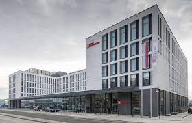 Minimalism in design and a lot of space attracts not only for breakfasts which are available for hotel guests during their journey. Hilton Garden Inn Krakow Airport In Krakau Hotel De