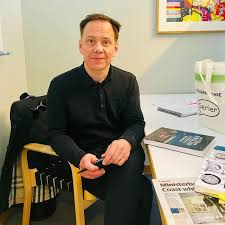 Blev sedermera publicerad i tidningar som galago i serieromanen nya norrland kastar sig mats jonsson handlöst ned i den klyfta me. Bokenihanden Instagram Posts Photos And Videos Picuki Com