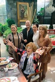 Giordana guzmán, nieta de silvia pinal y enrique guzmán, reveló en redes sociales que es bisexual. No Lo Podian Dejar Pasar Dona Silvia Pinal Cumplio 90 Anos Y Sus 3 Hijos La