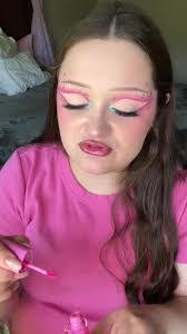 Eli Hendricks's Instagram, Twitter & Facebook