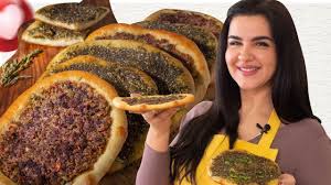 عجين المناقيش تقدري تعملي بيها حاجات كتيير لينا مسعد هتعمل مناقيش اللحم اواللحم بالعجين و الزعتر Youtube