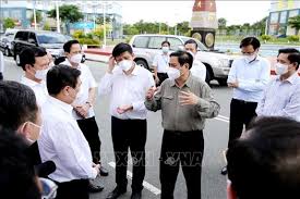 Lãnh đạo chính phủ nhắc lại quan điểm thống nhất, xuyên suốt là chống dịch như chống giặc, tích cực chuyển trạng thái từ phòng ngự sang tấn công khi tình hình diễn biến phức tạp. Thá»§ TÆ°á»›ng Pháº¡m Minh Chinh Kiá»ƒm Tra Cong Tac Phong Chá»'ng Dá»‹ch Covid 19 Táº¡i Thanh