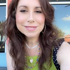 Cover Story releases at midnight EST and 9 PM PST tonight wherever you  stream music.. if you haven't, be sure to pre-save or pre-order the album!  https://vere.lnk.to/RTCoverStory