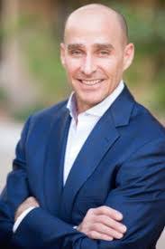 Perry Mann's Instagram, Twitter & Facebook