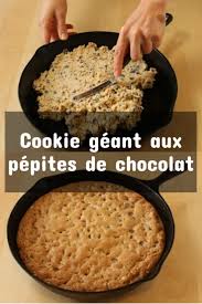 Cookie Geant Aux Pepites De Chocolat En 2020 Cookies Et Biscuits Pepite Chocolat Cookies Geant