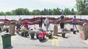 We are your local family florist, and are committed to offering only the finest floral arragnements and gifts backed by friendly prompt service. Boulder Flower Store