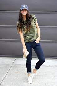 40 Fashion Forward Ways To Wear A Baseball Cap This Spring Fashion Summer Fashion Tshirt Style