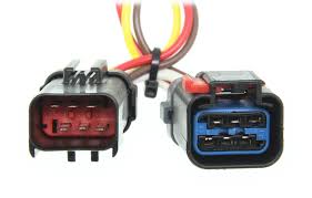 In 2004 dodge offered two different amplifiers for different trim packages. Curt T Connector Vehicle Wiring Harness With 4 Pole Flat Trailer Connector Curt Custom Fit Vehicle Wiring C55504